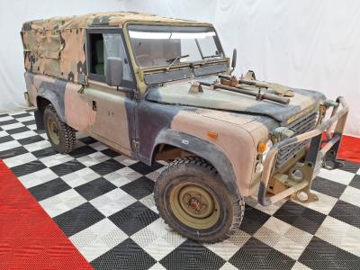 2019 Land Rover Defender IN AUCTION AT LLOYDS Single Cab Chassis 130 130 130 for sale in Carrara